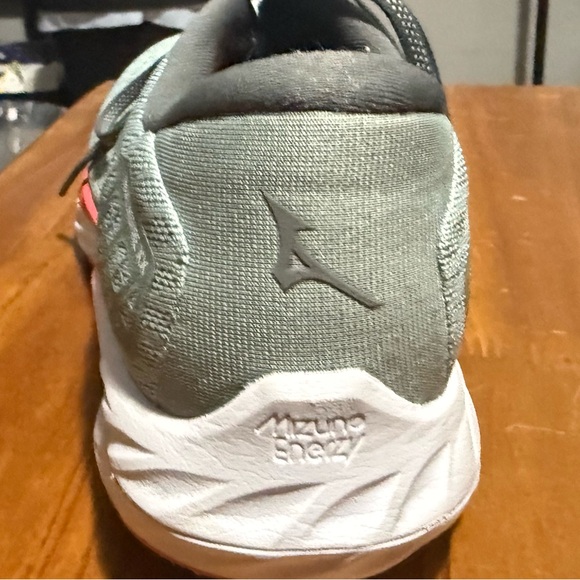 MIZUNO RUNNING SHOES - Picture 4 of 7